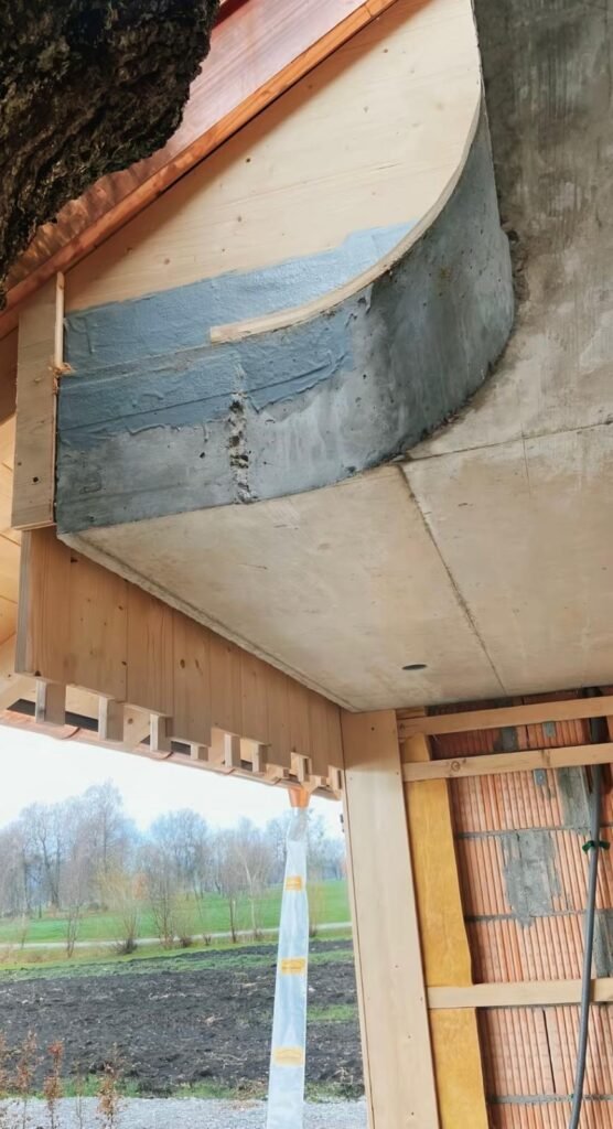 Préparation du support bois avant la pose d’un habillage en cuivre